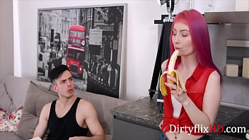free whore ooo she loves bananas video