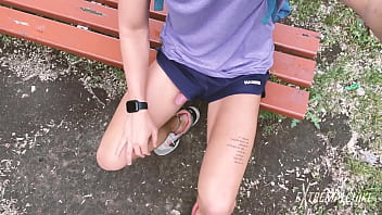 free bont bench dickflash playing video